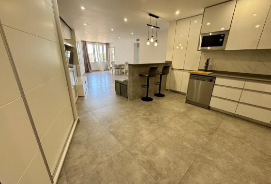 Herverkoop - Appartement / Flat -
Torrevieja - Puerto Deportivo