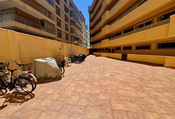 Herverkoop - Appartement / Flat -
Torrevieja - Puerto Deportivo