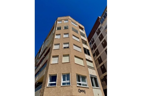 Herverkoop - Appartement / Flat -
Torrevieja - Puerto Deportivo