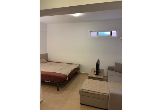Resale - Stadthaus -
Avileses - Jerónimo Y Avileses
