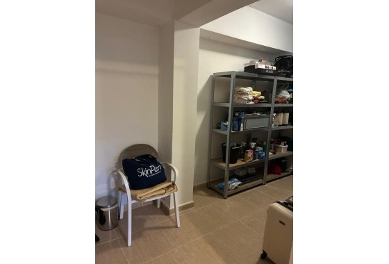 Resale - Stadthaus -
Avileses - Jerónimo Y Avileses