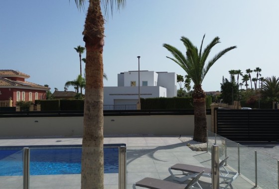 Herverkoop - Vrijstaande Villa -
Alfaz del Pi - Costa Blanca