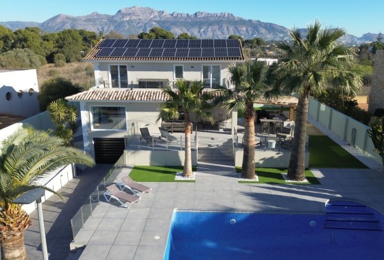 Herverkoop - Vrijstaande Villa -
Alfaz del Pi - Costa Blanca