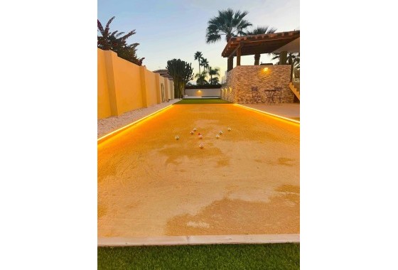 Herverkoop - Vrijstaande Villa -
Alfaz del Pi - Costa Blanca