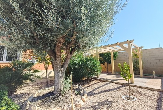 Resale - Freistehende Villa -
La Romana - Inland