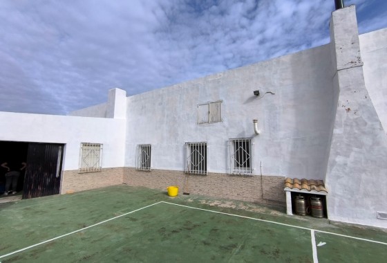 Resale - Freistehende Villa -
Villena - Inland