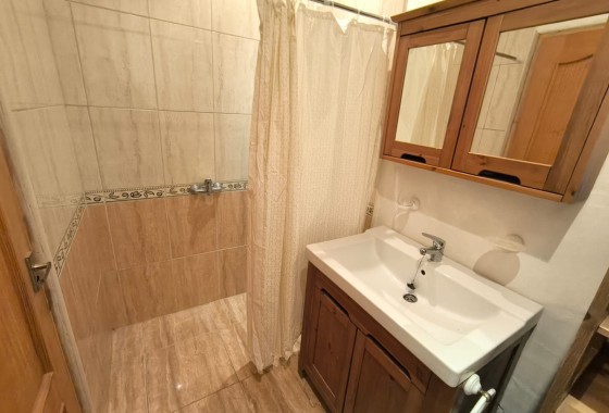 Resale - Freistehende Villa -
Villena - Inland
