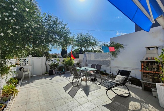 Herverkoop - Stadswoning -
Torrevieja - Torreta - Salado