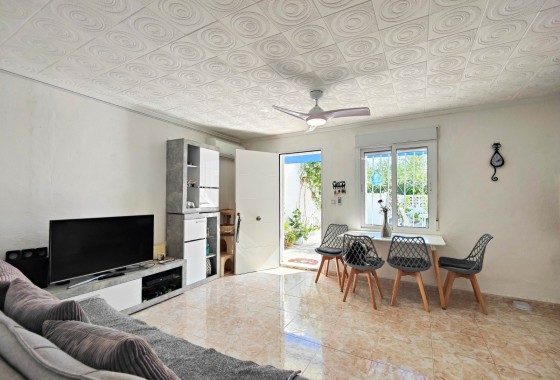 Herverkoop - Stadswoning -
Torrevieja - Torreta - Salado