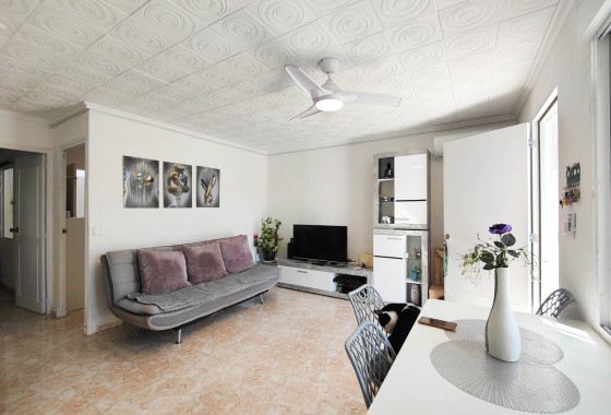 Herverkoop - Stadswoning -
Torrevieja - Torreta - Salado