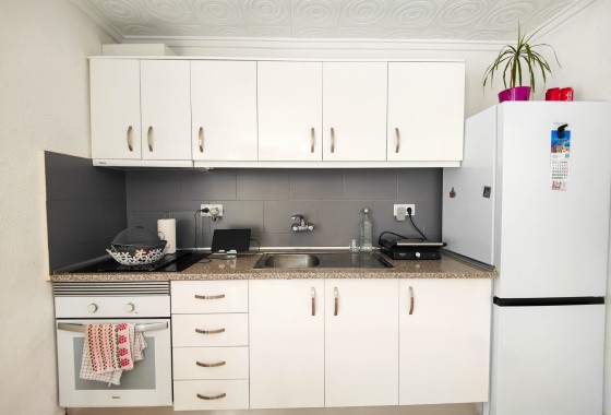 Herverkoop - Stadswoning -
Torrevieja - Torreta - Salado