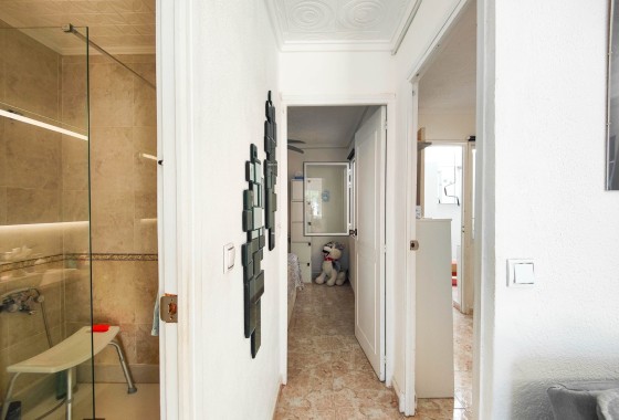 Herverkoop - Stadswoning -
Torrevieja - Torreta - Salado