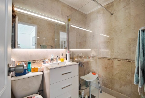 Herverkoop - Stadswoning -
Torrevieja - Torreta - Salado