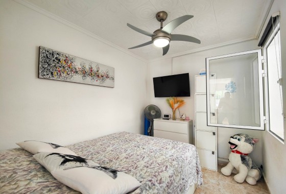 Herverkoop - Stadswoning -
Torrevieja - Torreta - Salado