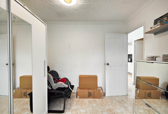 Herverkoop - Stadswoning -
Torrevieja - Torreta - Salado