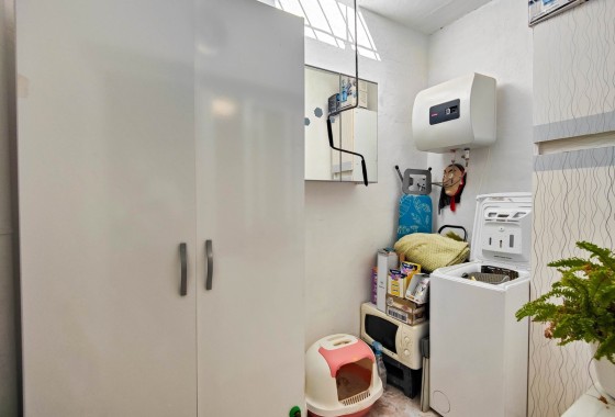 Herverkoop - Stadswoning -
Torrevieja - Torreta - Salado