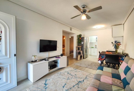 Herverkoop - Stadswoning -
Torrevieja - Torreta - Salado