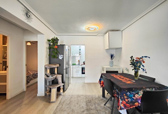 Herverkoop - Stadswoning -
Torrevieja - Torreta - Salado