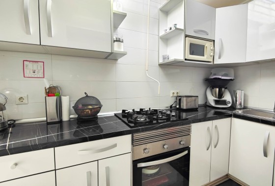 Herverkoop - Stadswoning -
Torrevieja - Torreta - Salado