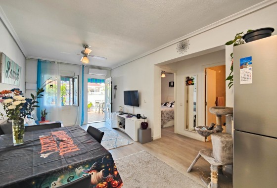 Herverkoop - Stadswoning -
Torrevieja - Torreta - Salado