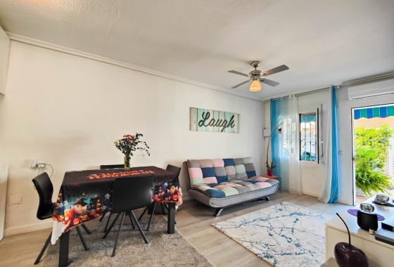 Herverkoop - Stadswoning -
Torrevieja - Torreta - Salado