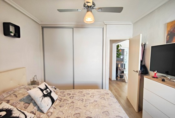 Herverkoop - Stadswoning -
Torrevieja - Torreta - Salado