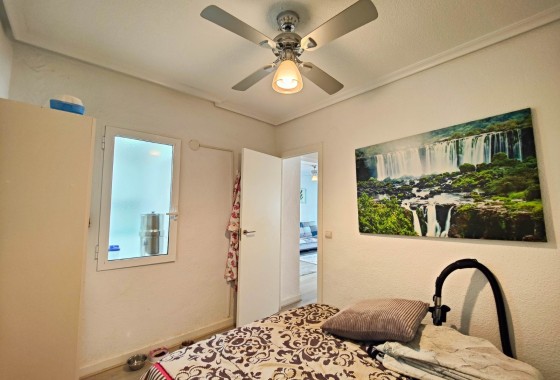 Herverkoop - Stadswoning -
Torrevieja - Torreta - Salado