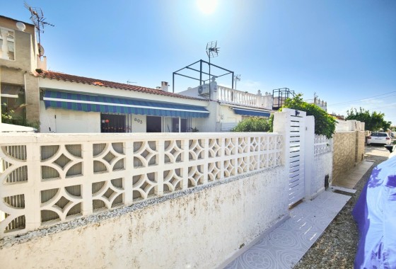 Herverkoop - Stadswoning -
Torrevieja - Torreta - Salado