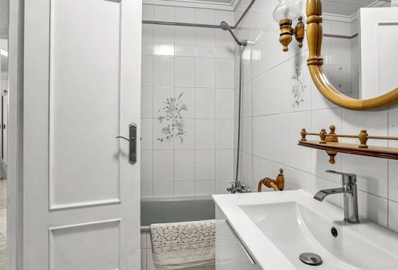 Sale - Apartment Flat -
Torrevieja - Playa de los Locos