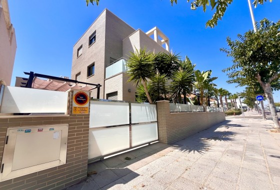 Herverkoop - Vrijstaande Villa -
Torre de la Horadada - Costa Blanca