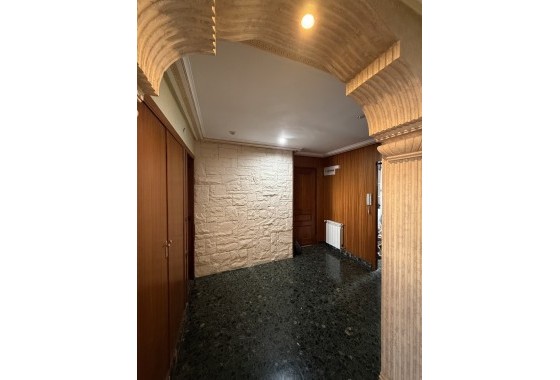 Herverkoop - Appartement / Flat -
Onil - Costa Blanca