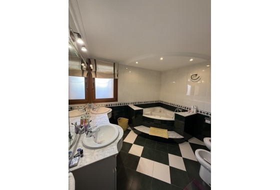 Herverkoop - Appartement / Flat -
Onil - Costa Blanca