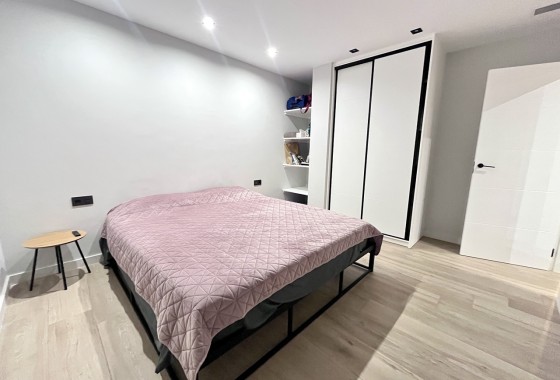 Herverkoop - Vrijstaande Villa -
Punta Prima - Costa Blanca