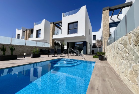 Herverkoop - Vrijstaande Villa -
Punta Prima - Costa Blanca