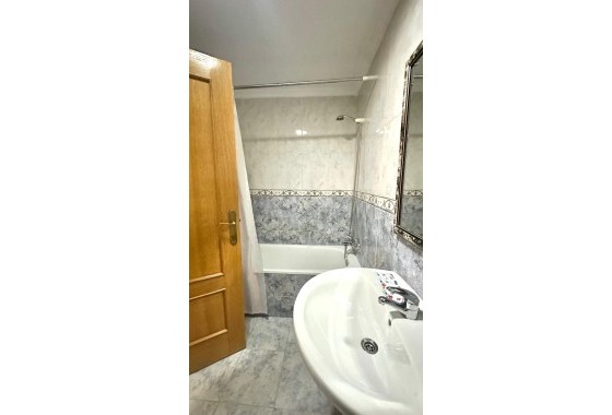 Revente - Appartement -
Torrevieja
