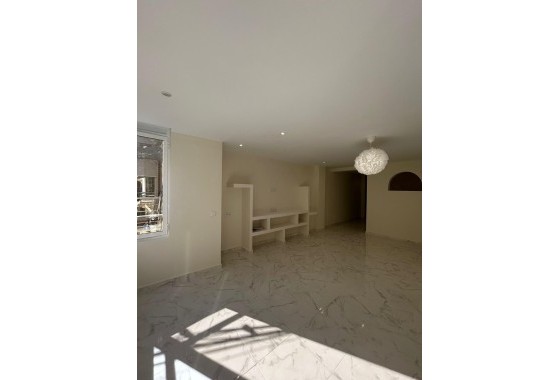 Venta - Apartamento / Piso -
Torrevieja