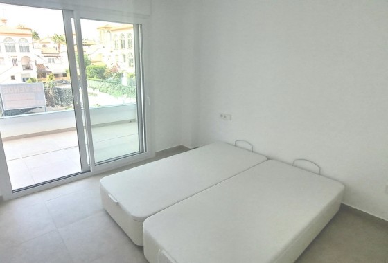 Resale - Wohnung / Appartement -
Playa Flamenca - Costa Blanca