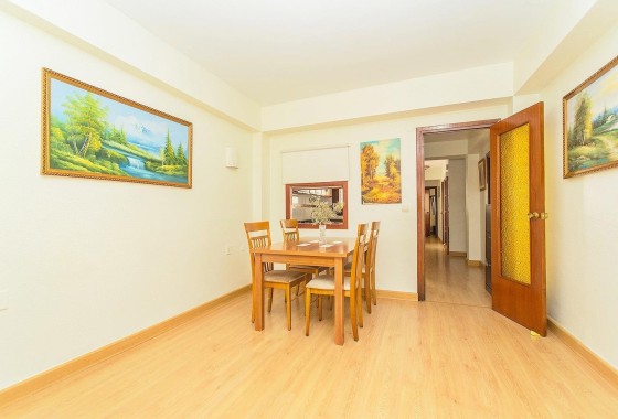 Herverkoop - Appartement / Flat -
Torrevieja - Playa del Cura
