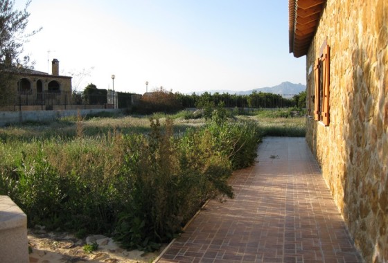 Revente - Maison de ville -
Pinoso - Inland