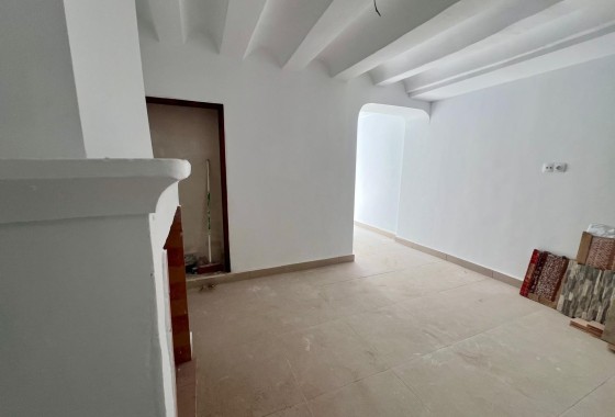 Revente - Maison de ville -
Pinoso - Inland