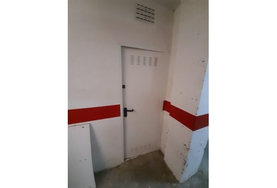 Revente - Maison de ville -
Pinoso - Inland