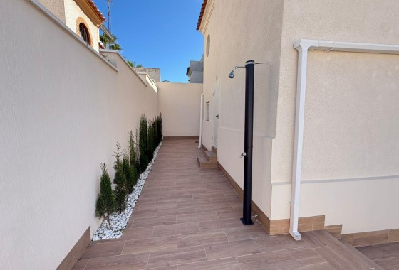Herverkoop - Halfvrijstaande villa -
Torrevieja - Cabo cervera