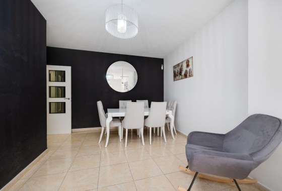 Resale - Wohnung / Appartement -
Torrevieja - Center