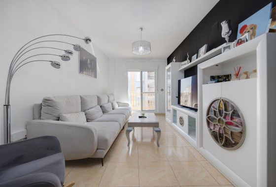 Resale - Wohnung / Appartement -
Torrevieja - Center
