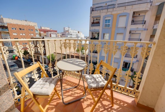 Resale - Wohnung / Appartement -
Torrevieja - Center