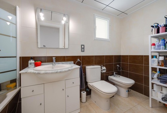 Resale - Wohnung / Appartement -
Torrevieja - Center