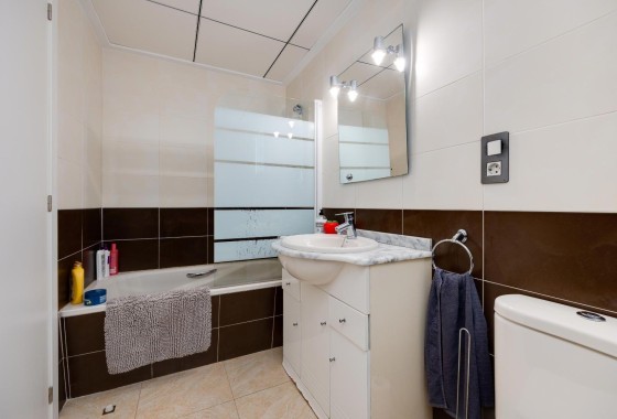 Resale - Wohnung / Appartement -
Torrevieja - Center