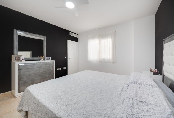 Resale - Wohnung / Appartement -
Torrevieja - Center