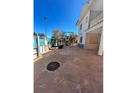 Herverkoop - Vrijstaande Villa -
Los Alcazares - Las Lomas Del Rame-bahía Bella