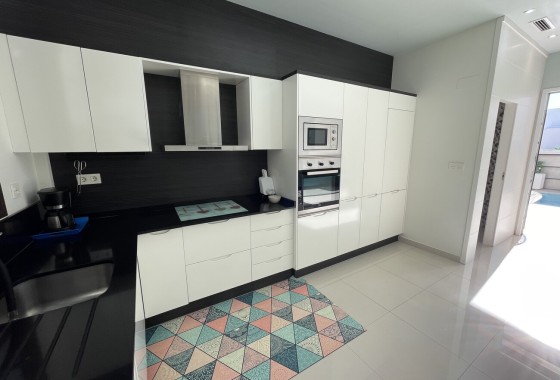 Resale - Doppelhaushälfte -
Villamartín